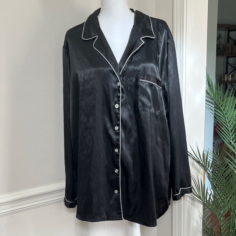 PINK by Victoria's Secrets Black Satin Piped Long Sleeve Pajama Top Size 3X plus